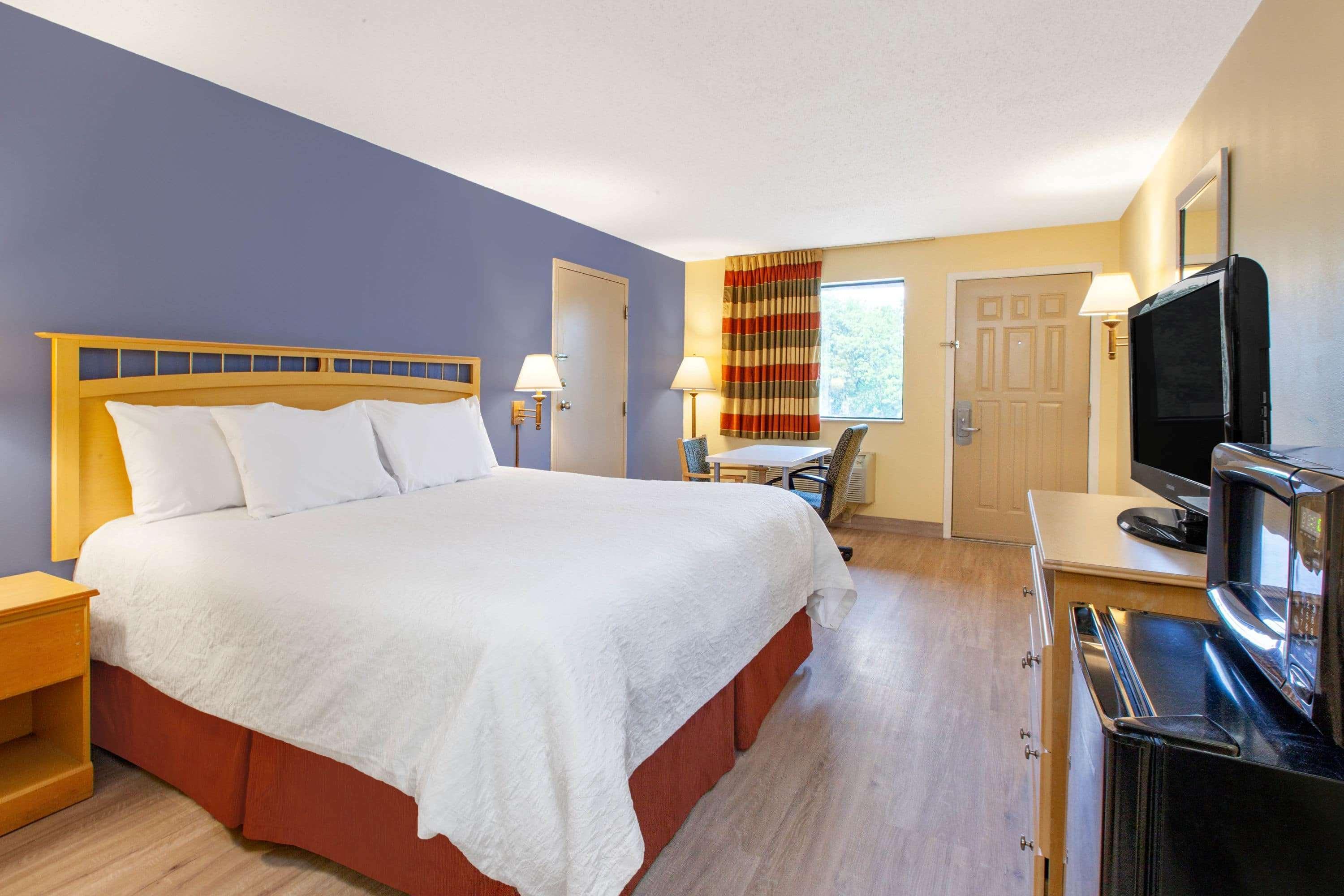 Days Inn By Wyndham Grantville Exteriér fotografie
