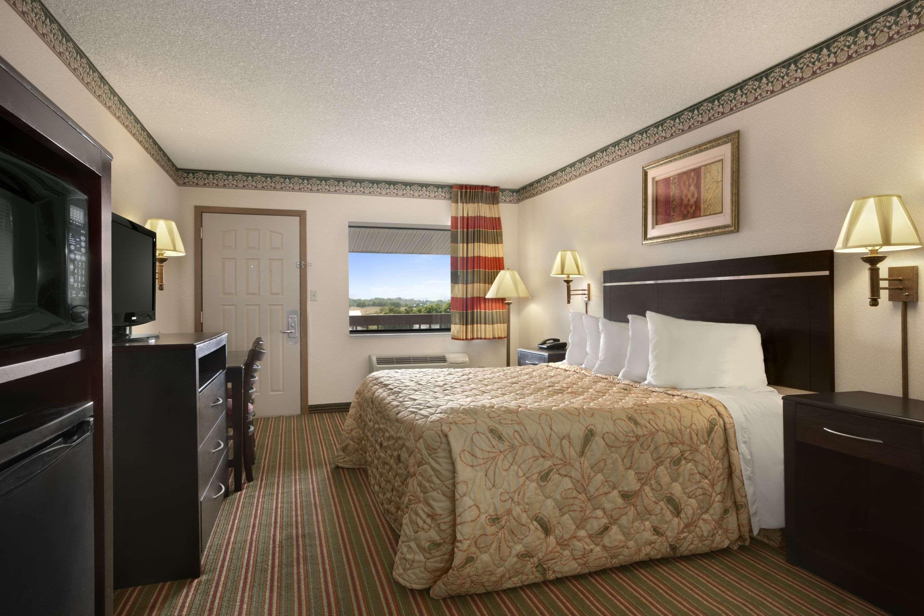 Days Inn By Wyndham Grantville Exteriér fotografie