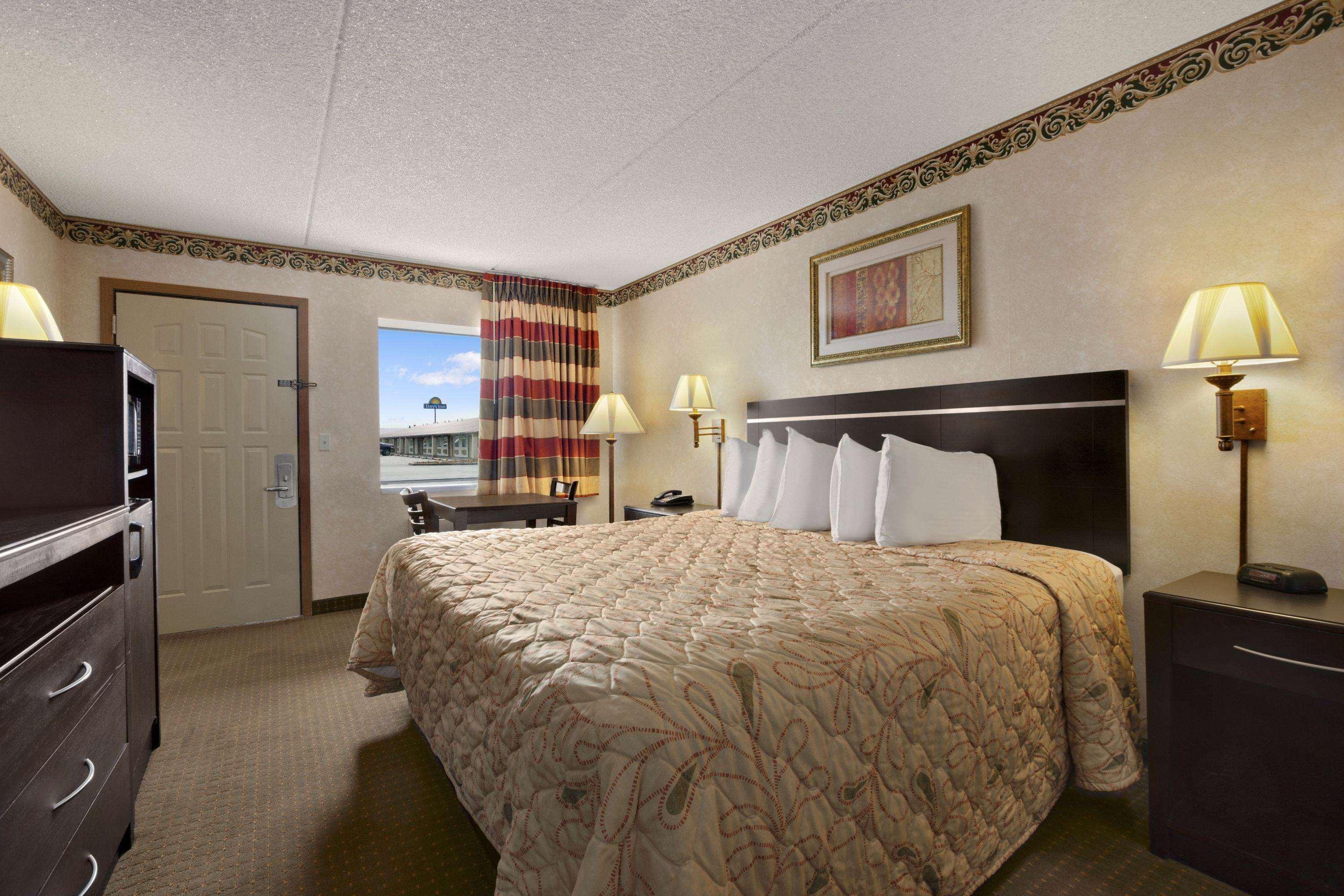 Days Inn By Wyndham Grantville Exteriér fotografie