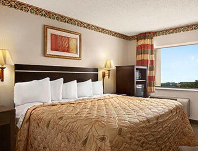 Days Inn By Wyndham Grantville Exteriér fotografie